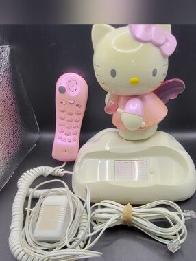 Hello Kitty Caller ID Telephone KT2010 Pink Angel Cupid Sanrio 2003 Powers On